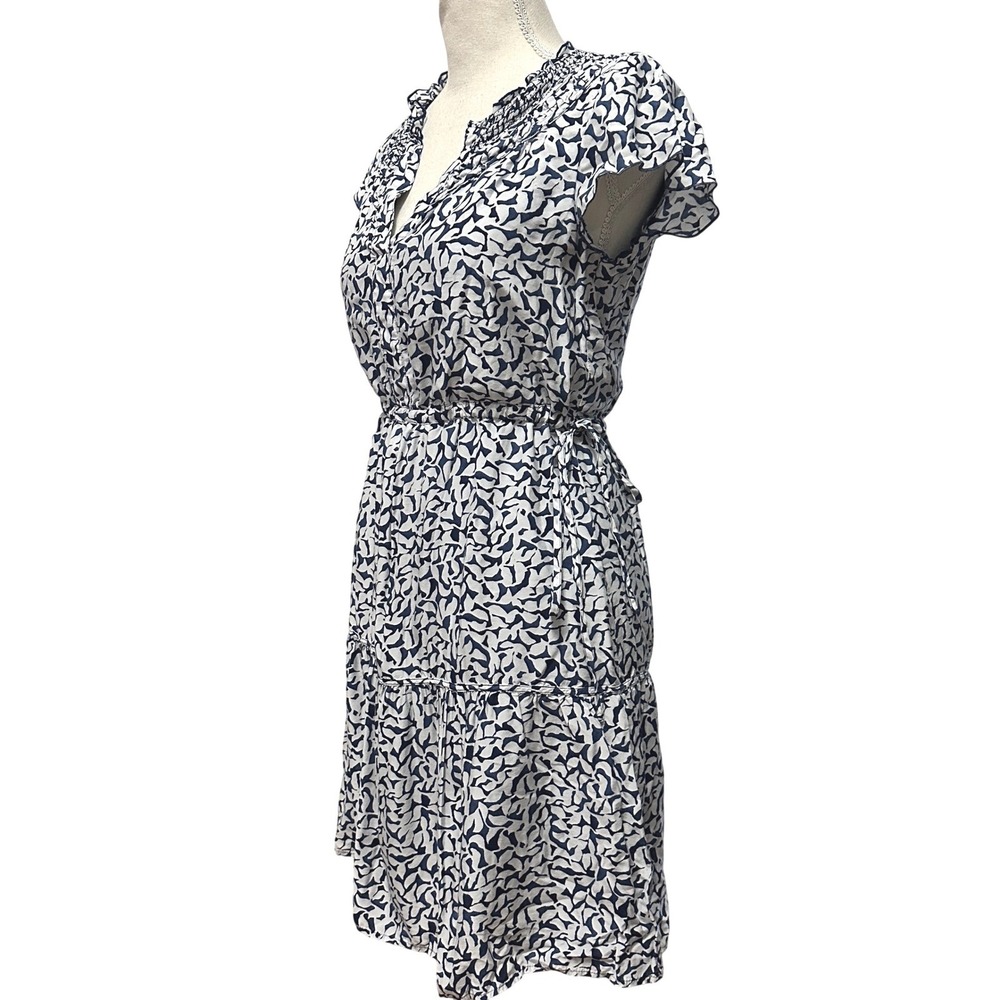 Vineyard Vines Navy White Abstract Silk Blend Smocked Tiered Dress Size S Preppy - Picture 3 of 7